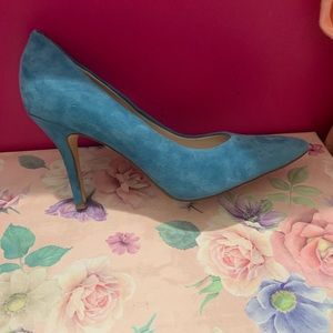Very pretty blue suede pump brand new.